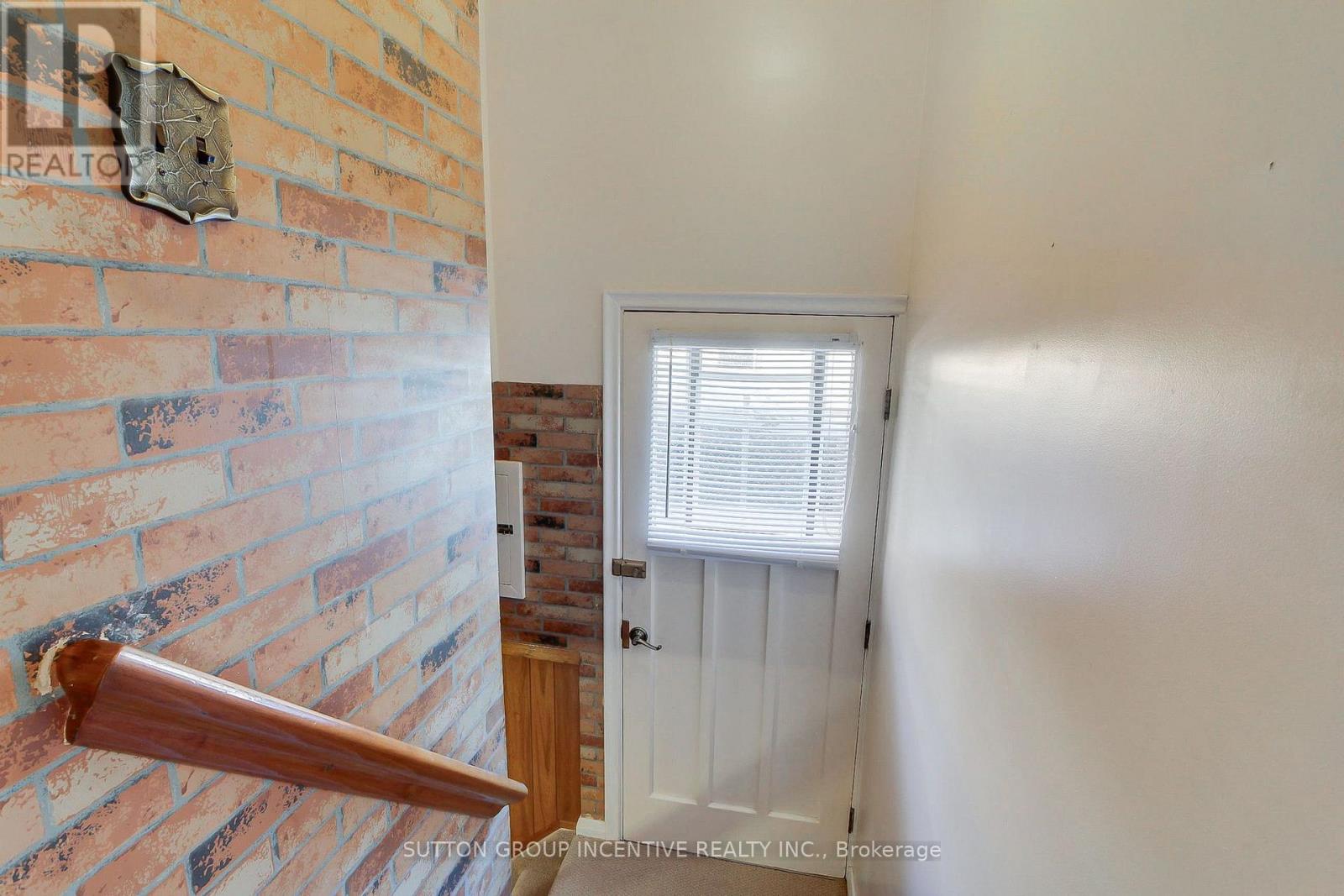 43 SUSSEX AVENUE - 24