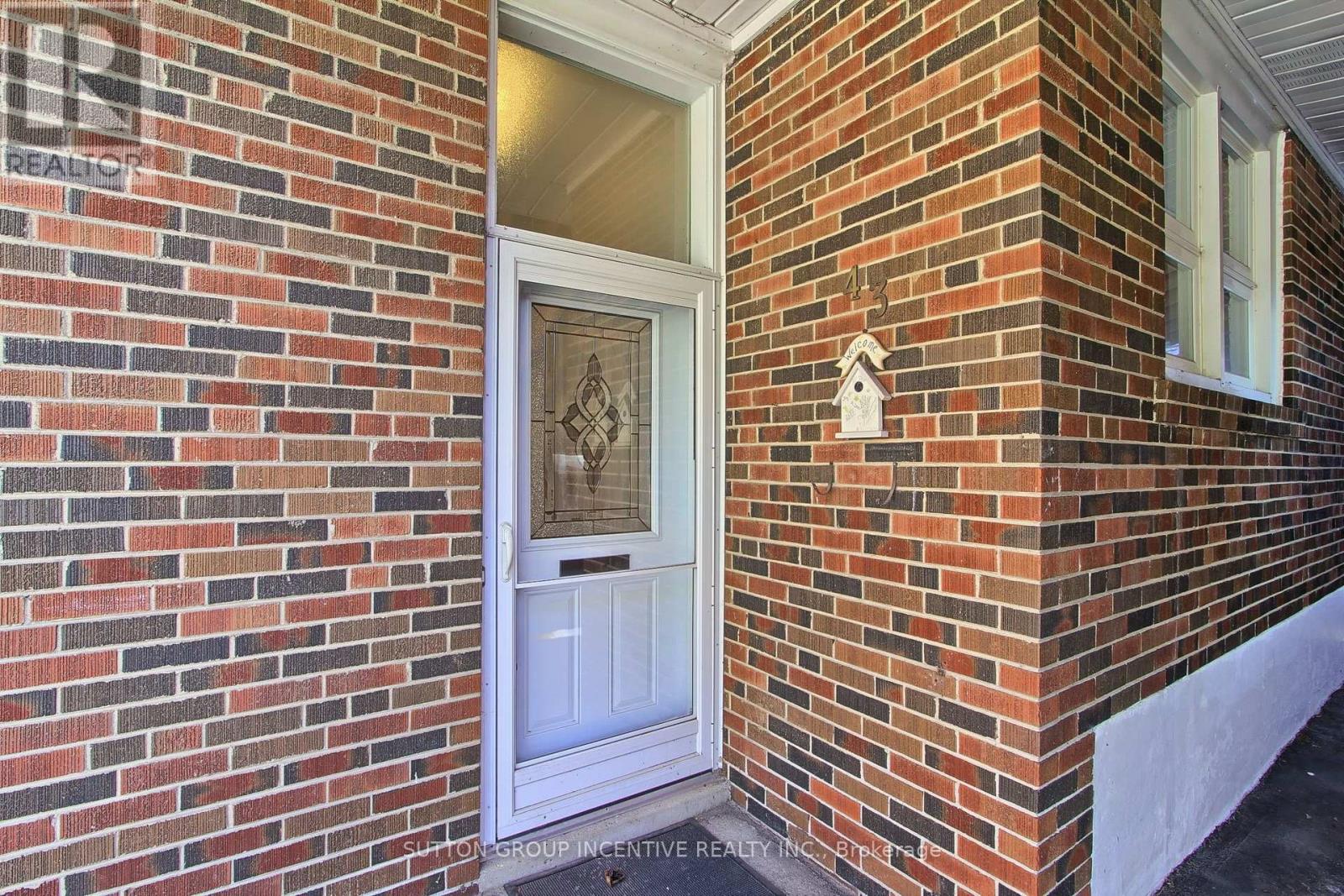 43 Sussex Avenue, Richmond Hill, ON photo 3