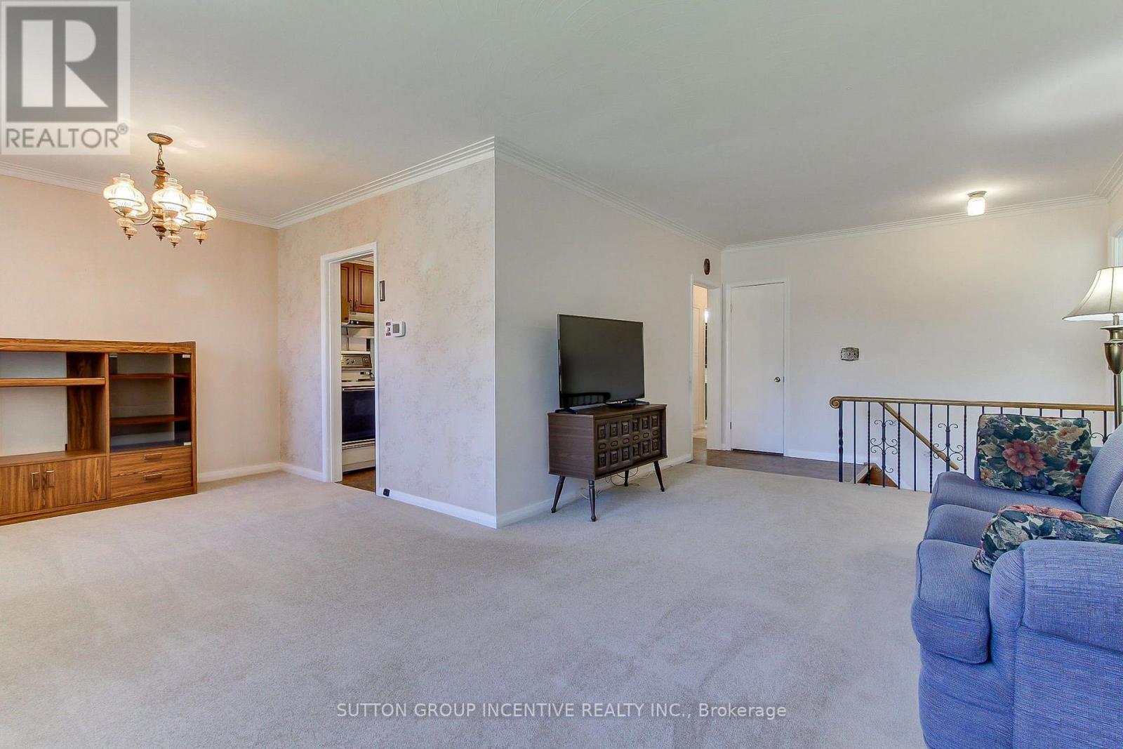 43 Sussex Avenue, Richmond Hill, ON photo 7