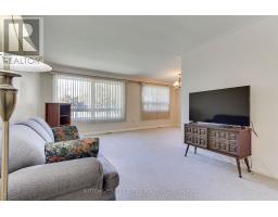 Bedroom 3 - 43 Sussex Avenue, Richmond Hill, ON L4C2E5 Photo 6