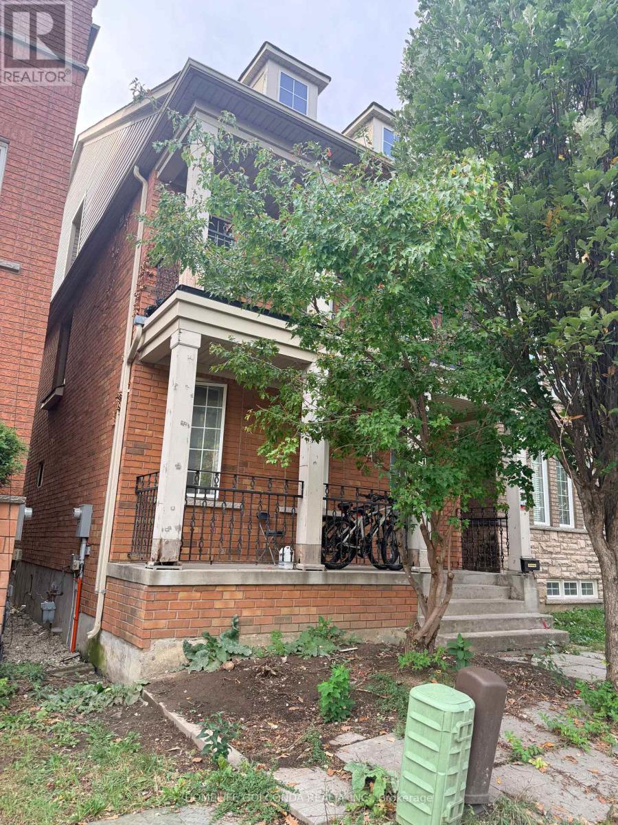 10 ALDWINCKLE HEIGHTS - 1
