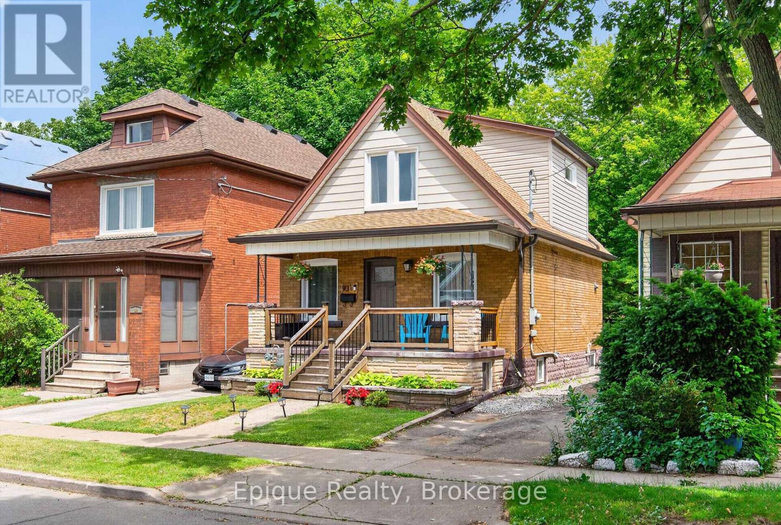 93 Graham Avenue South, Hamilton, ON photo 1