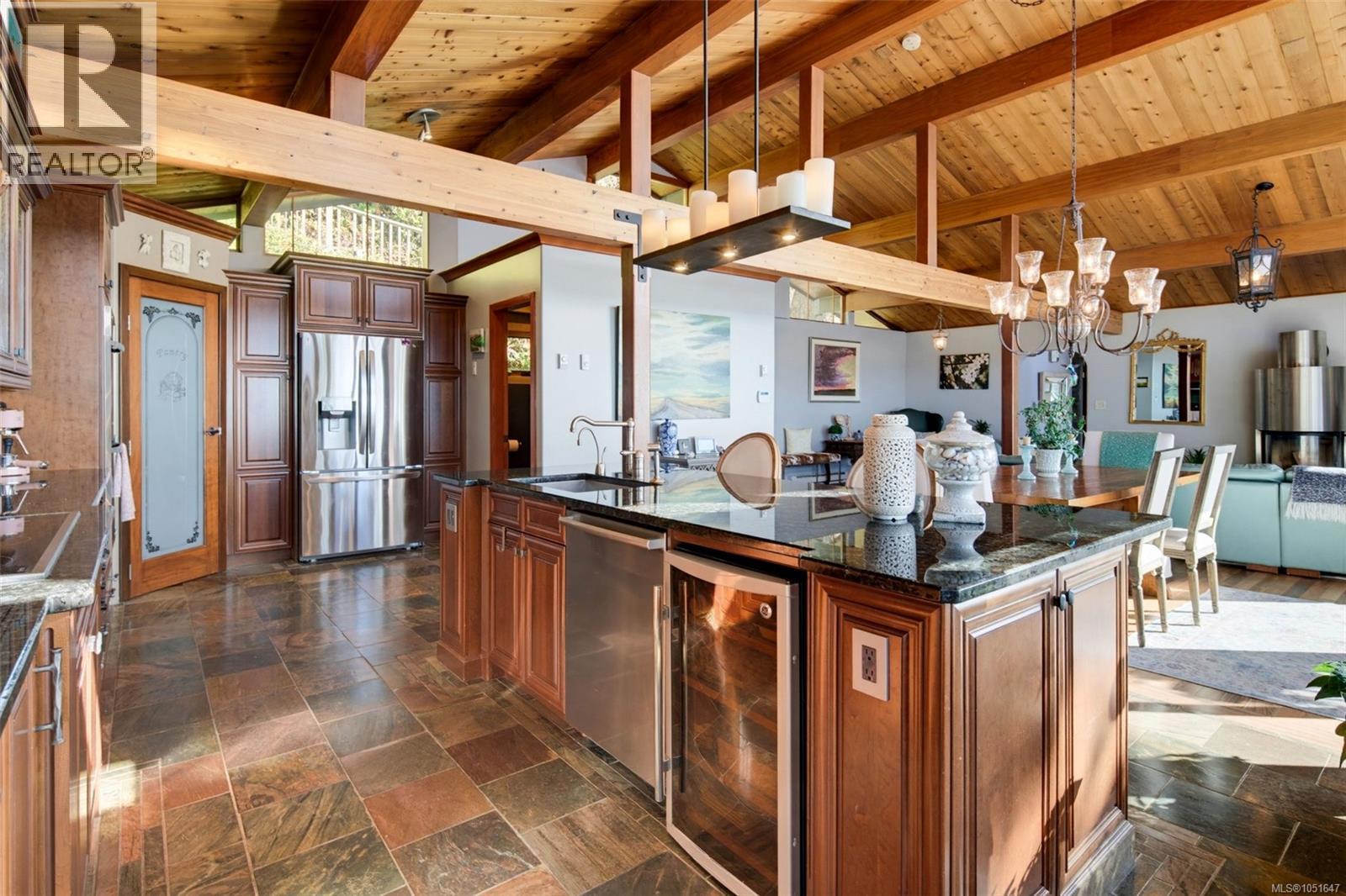 7995 West Coast Rd - Image 17