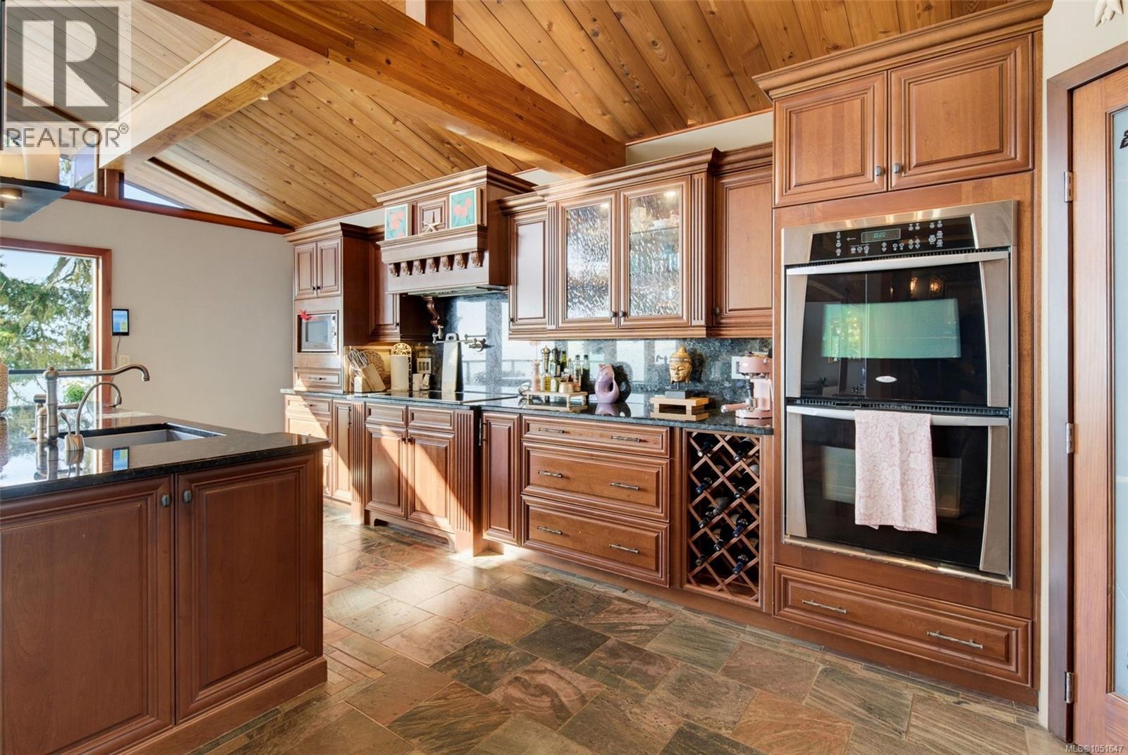 7995 West Coast Rd - Image 19