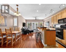 2506 17 Street SE - photo 9