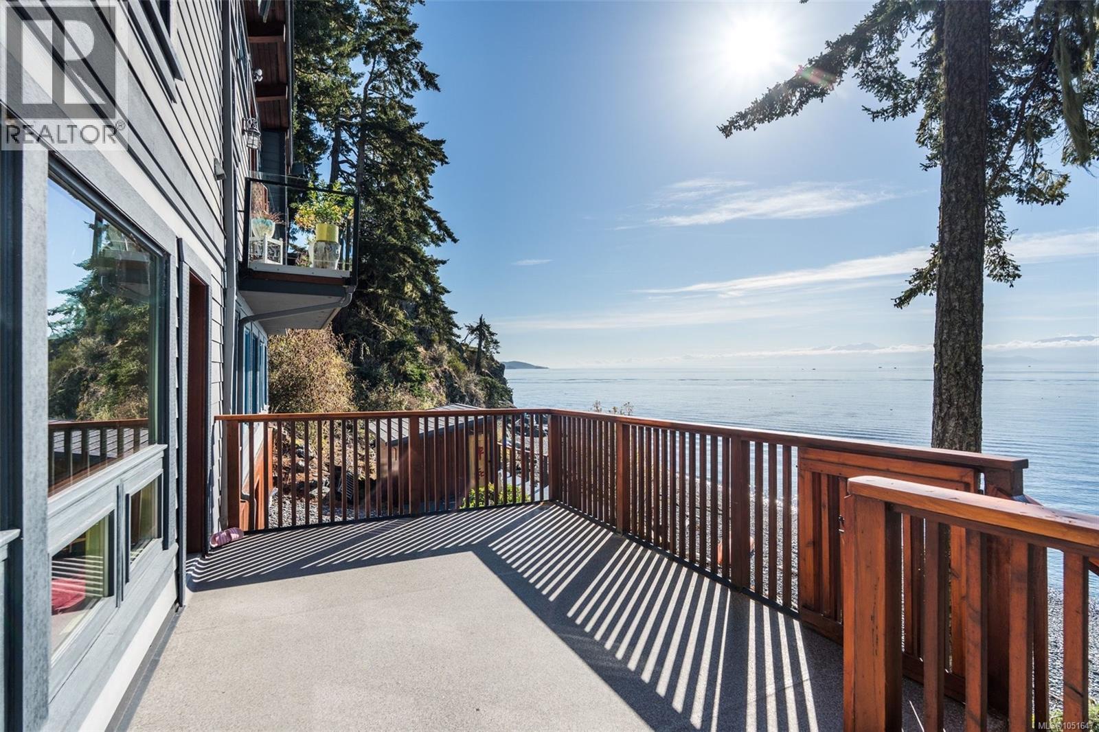 7995 West Coast Rd - Image 44