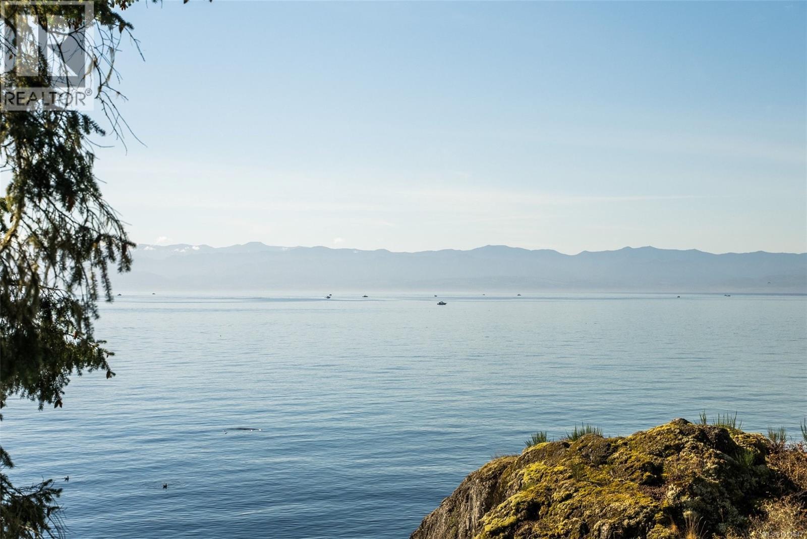 7995 West Coast Rd - Image 39