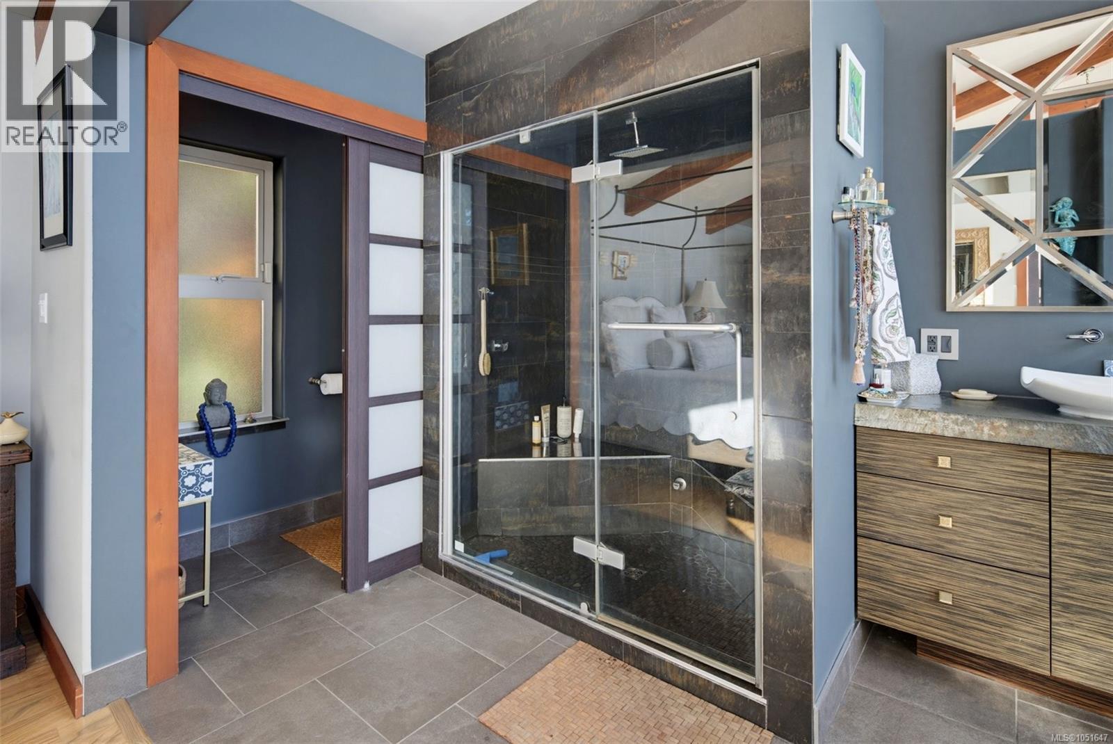 7995 West Coast Rd - Image 37