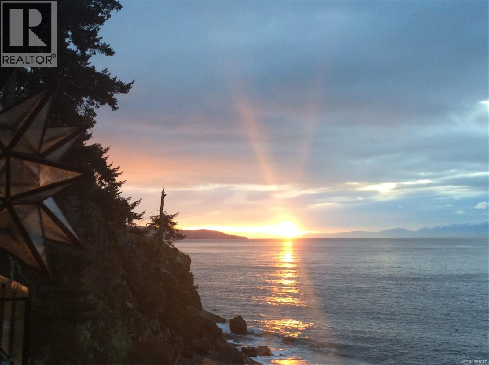 7995 West Coast Rd - 76