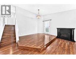 8 Hawkfield Crescent NW - photo 1