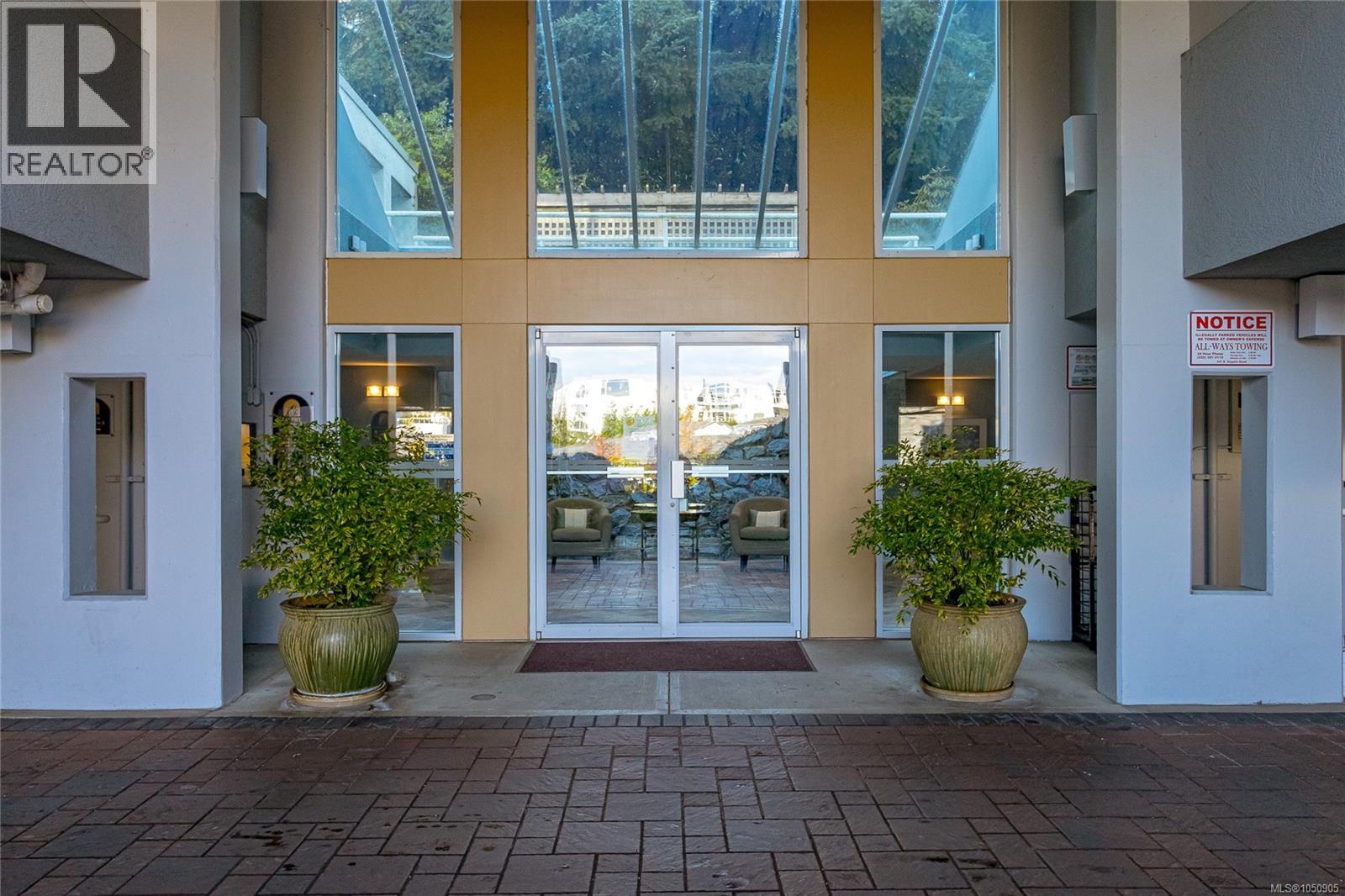 #501 5110 Cordova Bay Rd - Image 4
