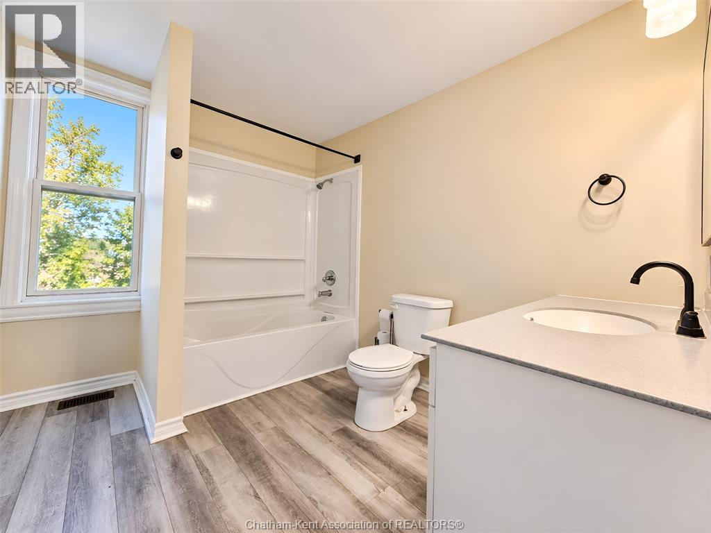 208 Lacroix STREET - Image 18