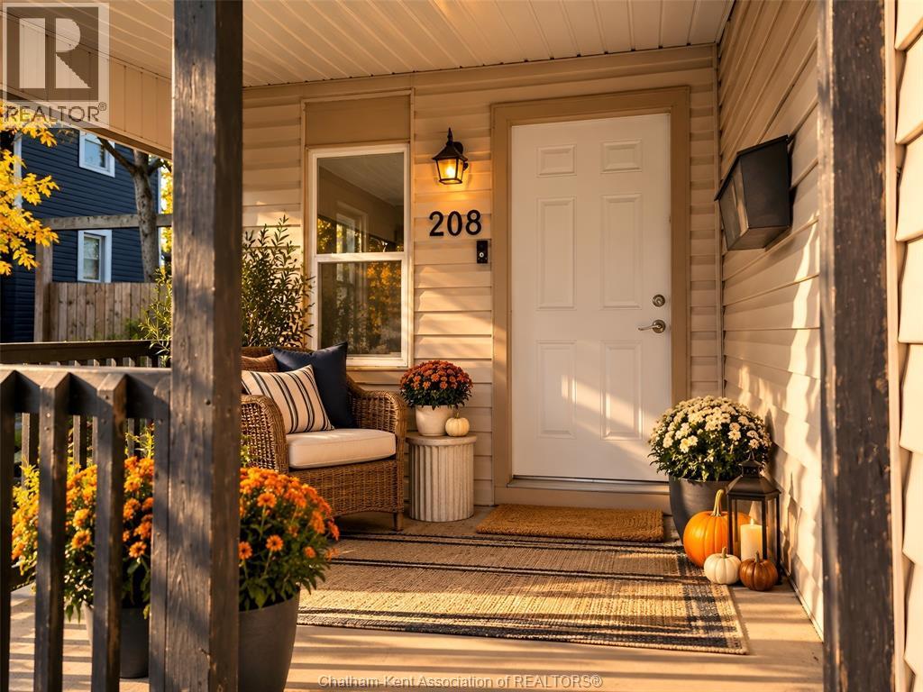 208 Lacroix STREET - 2