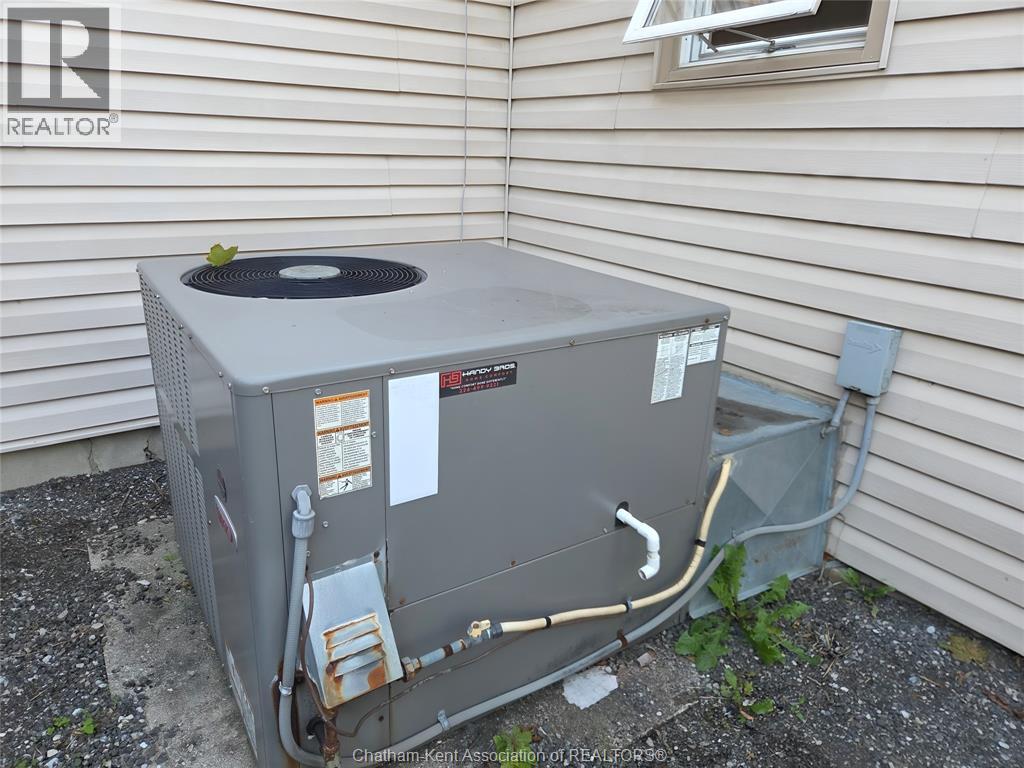 208 Lacroix STREET - Image 31