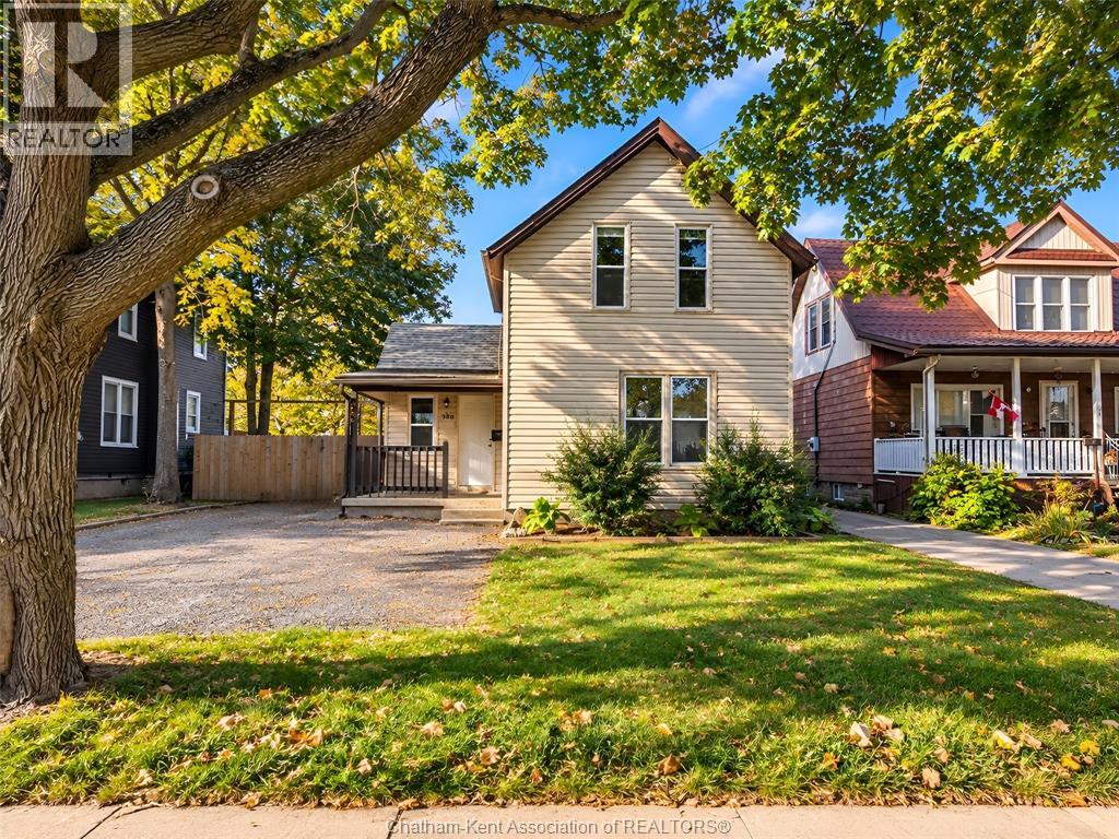208 Lacroix STREET - 33