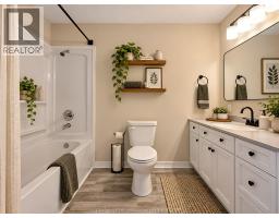 Primary Bedroom - 208 Lacroix Street, Chatham, ON N7M2V4 Photo 6