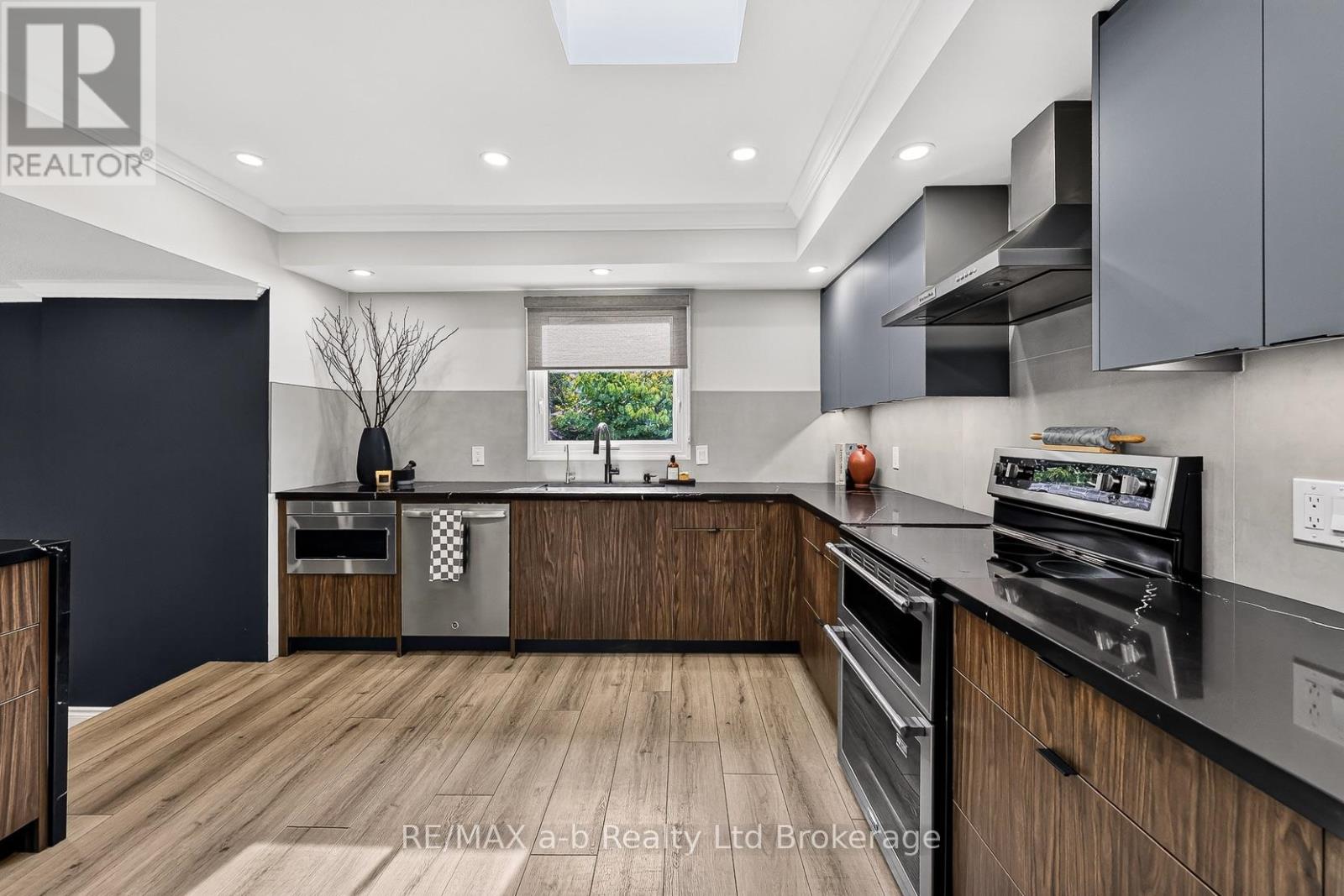 1182 SPRUCEDALE ROAD - Image 10