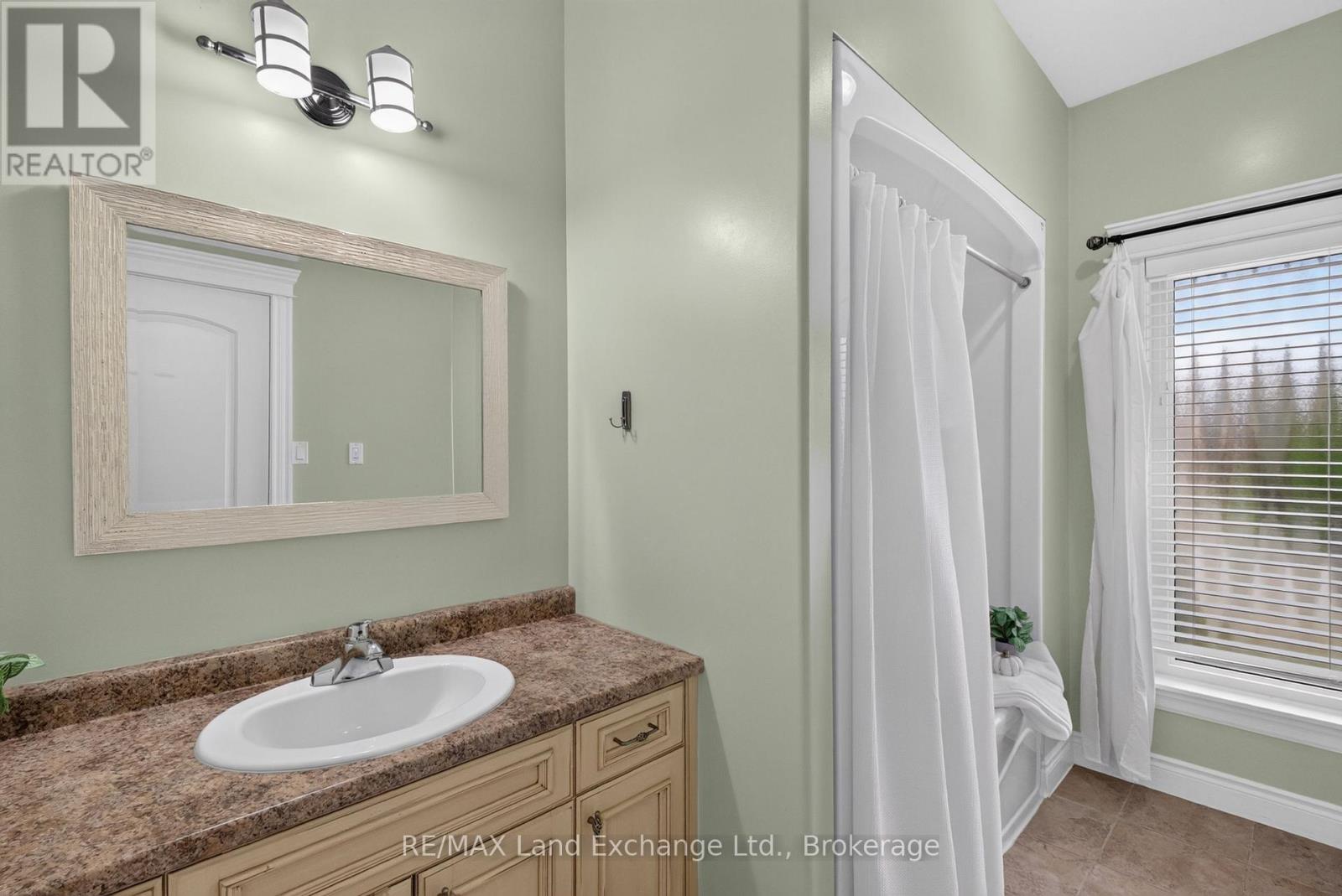 709 MCGAW DRIVE - Image 24