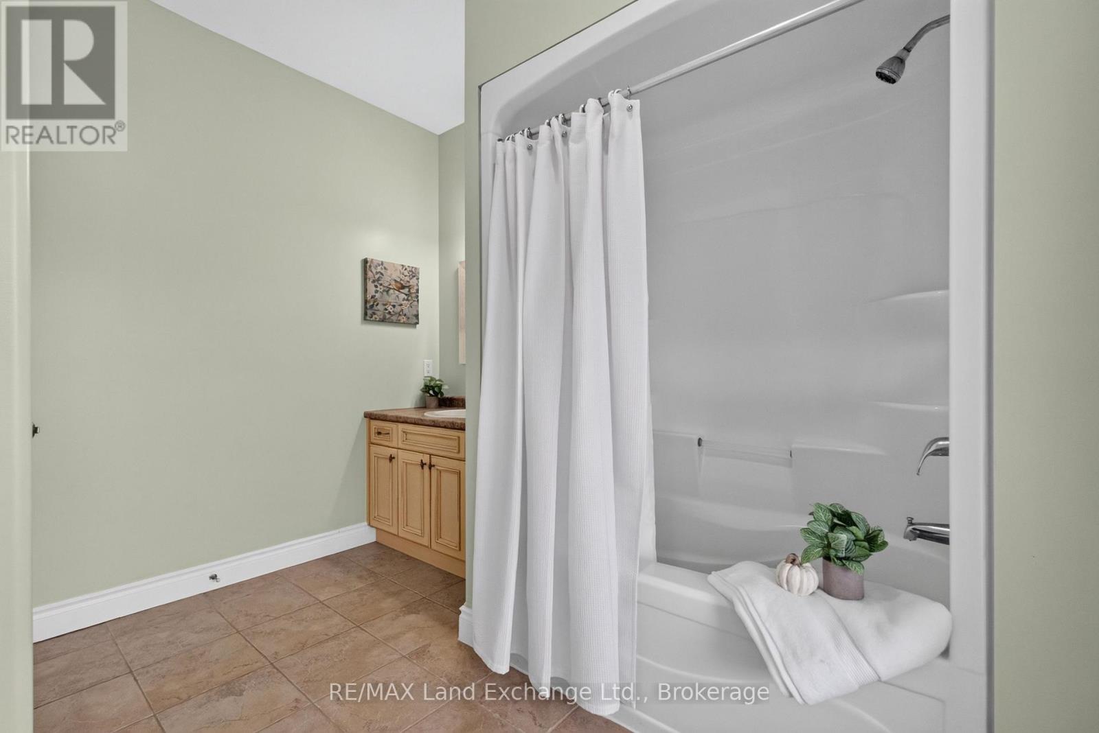 709 MCGAW DRIVE - Image 25