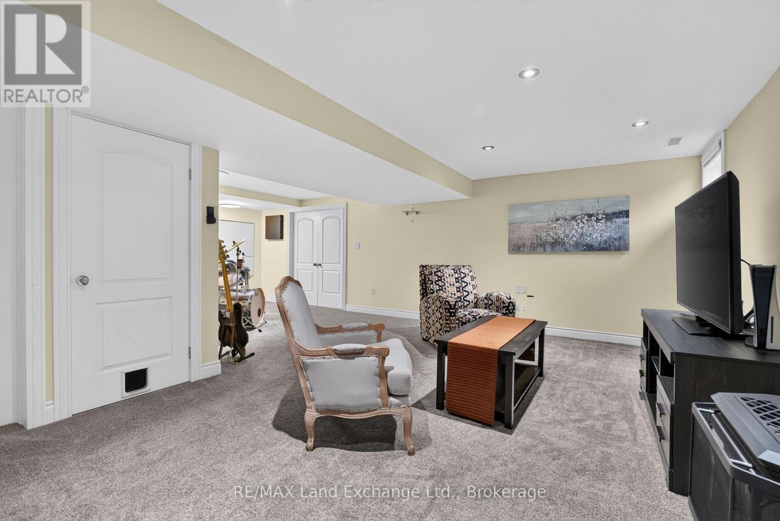 709 MCGAW DRIVE - Image 29