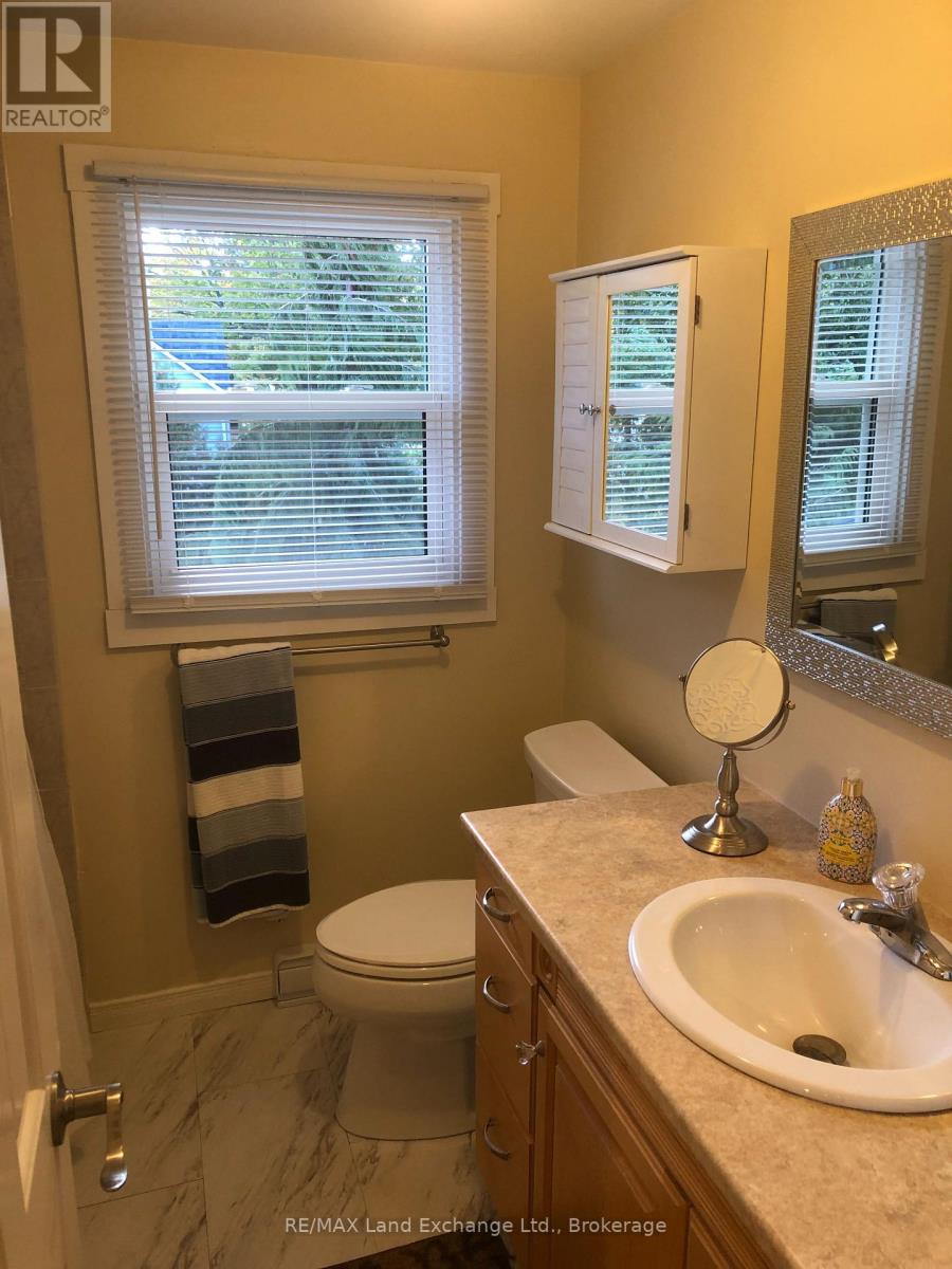 1079 HURON TERRACE - 19