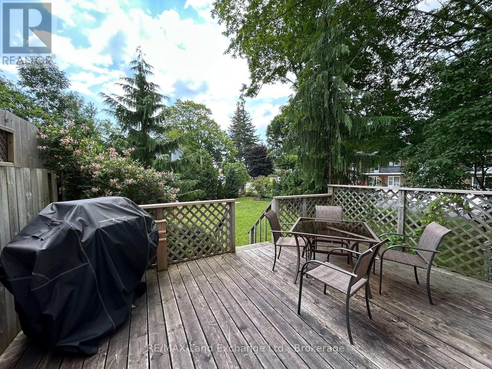 1079 HURON TERRACE - 23