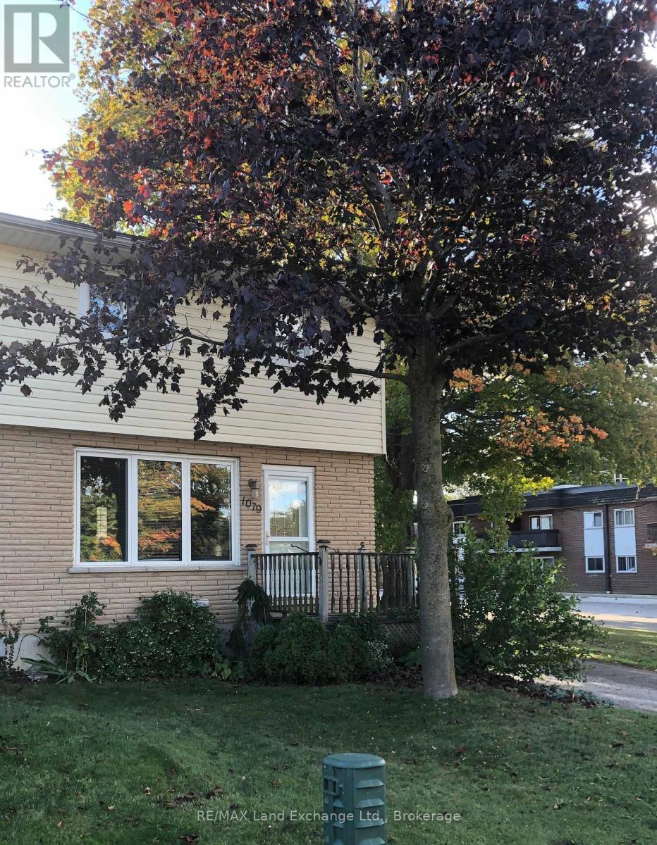 1079 HURON TERRACE - 27