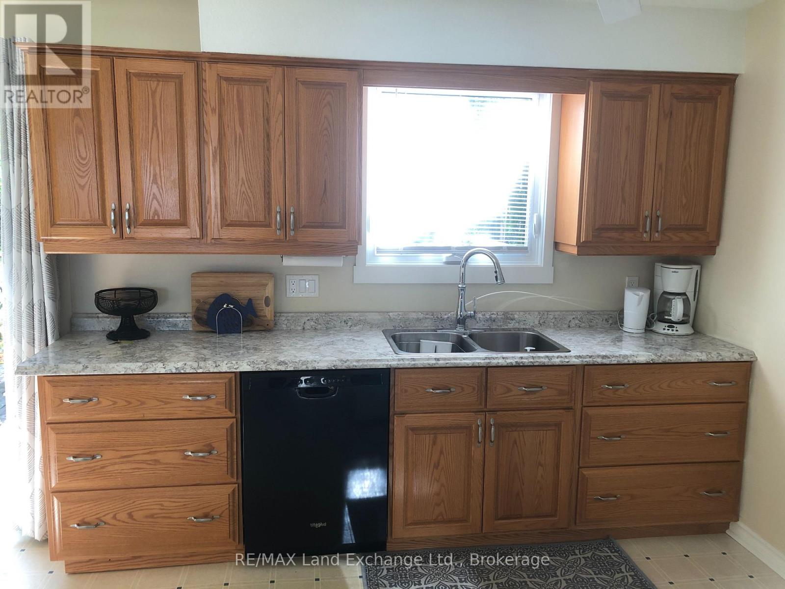 1079 HURON TERRACE - 6