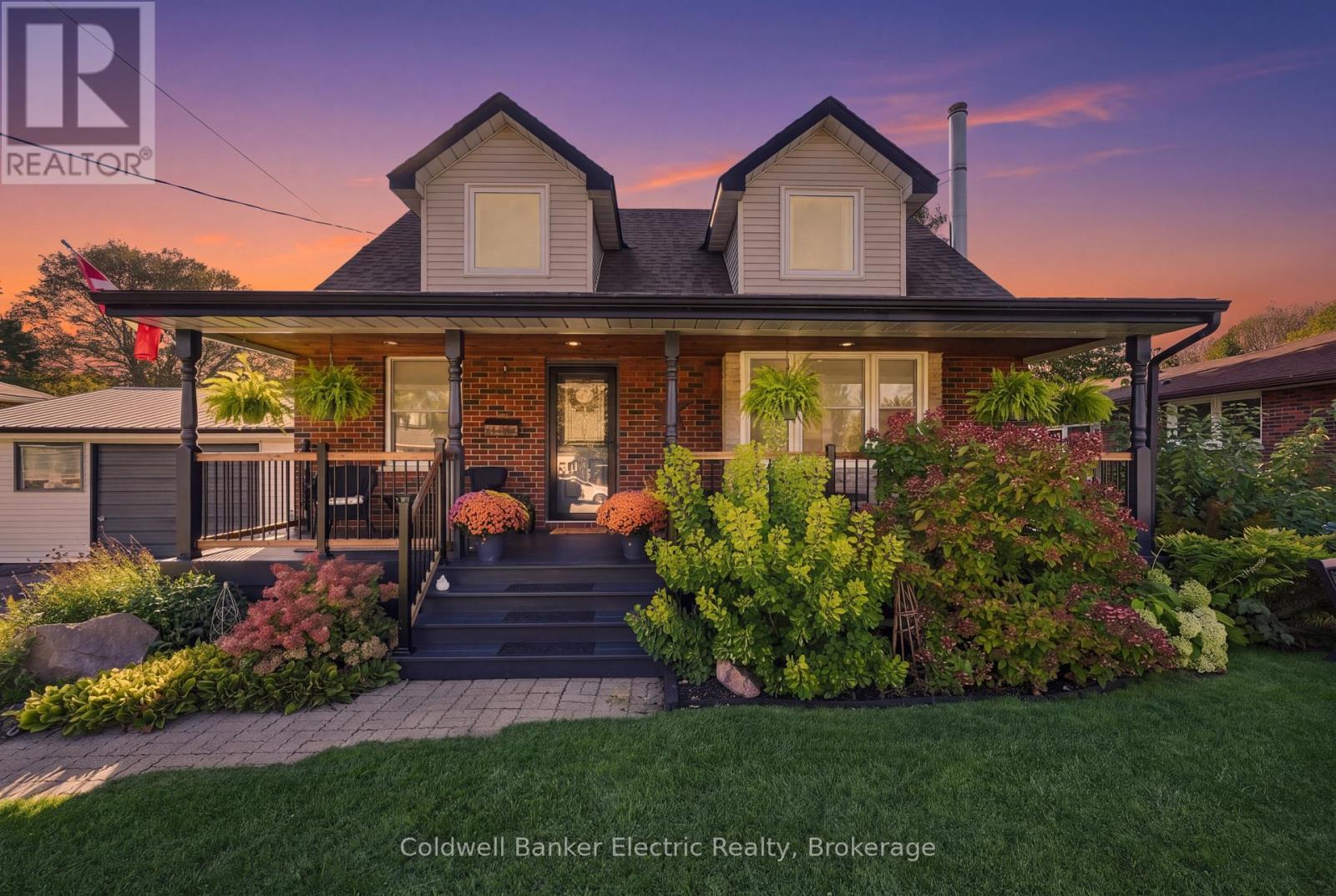 13 COVERDALE AVENUE - 1