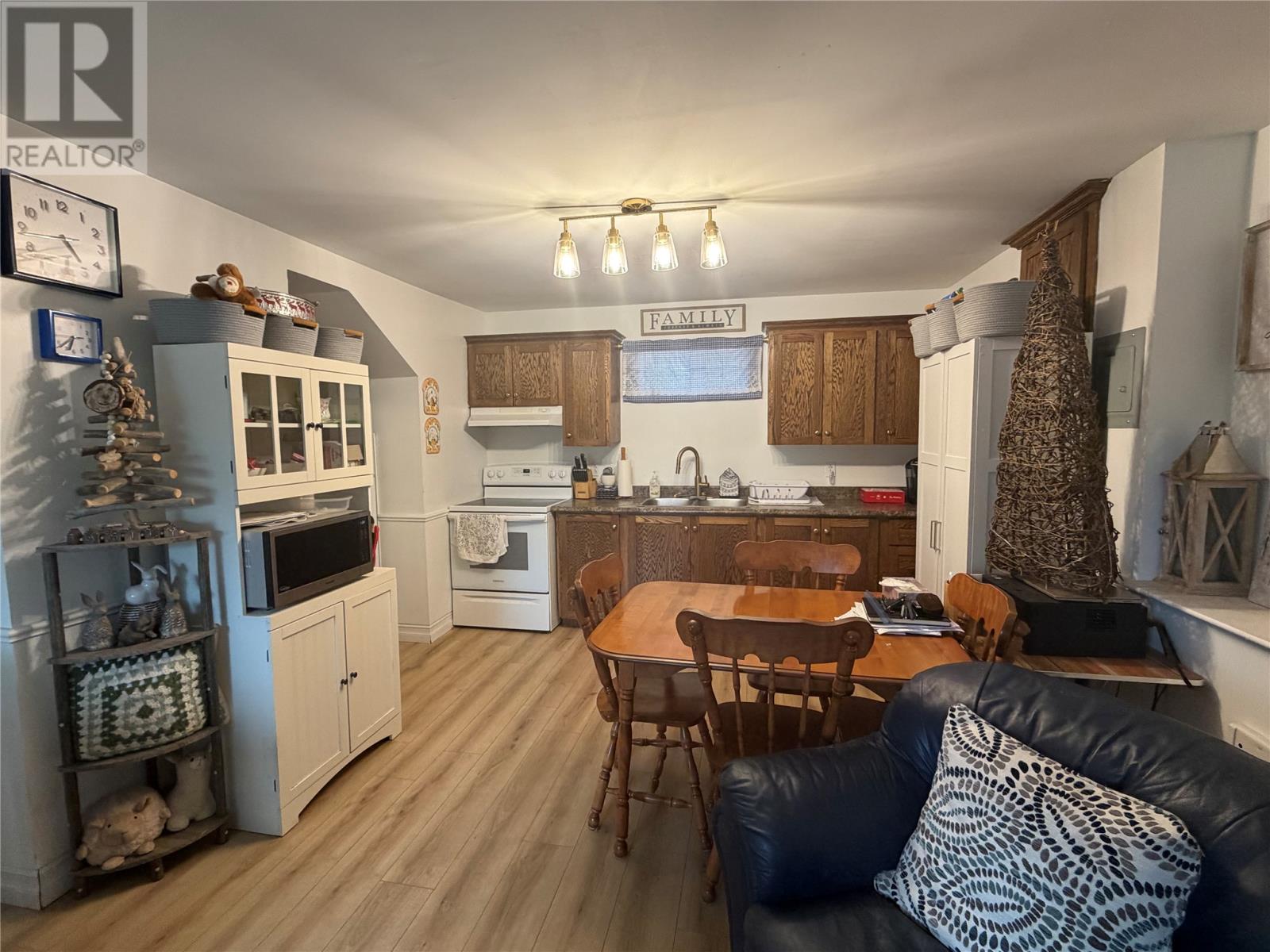 4 Rectory Avenue - 18