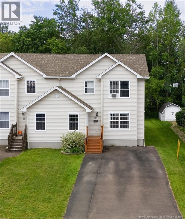 101 Merlot Crescent - 1