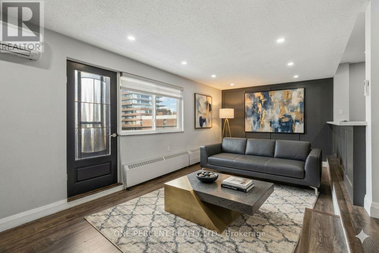 15 Elizabeth Street North — photo 13