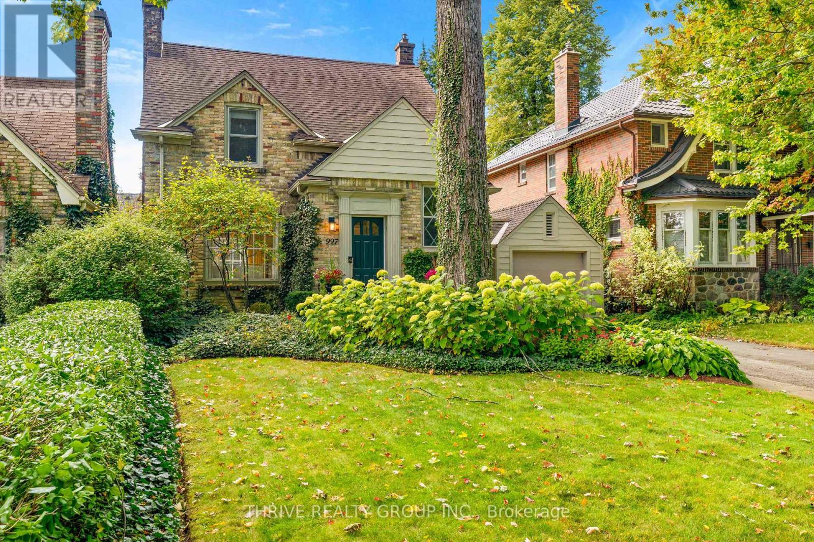 997 MAITLAND STREET - 1