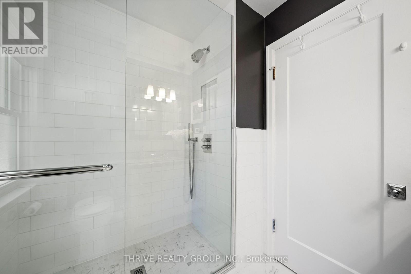 997 MAITLAND STREET - Image 33