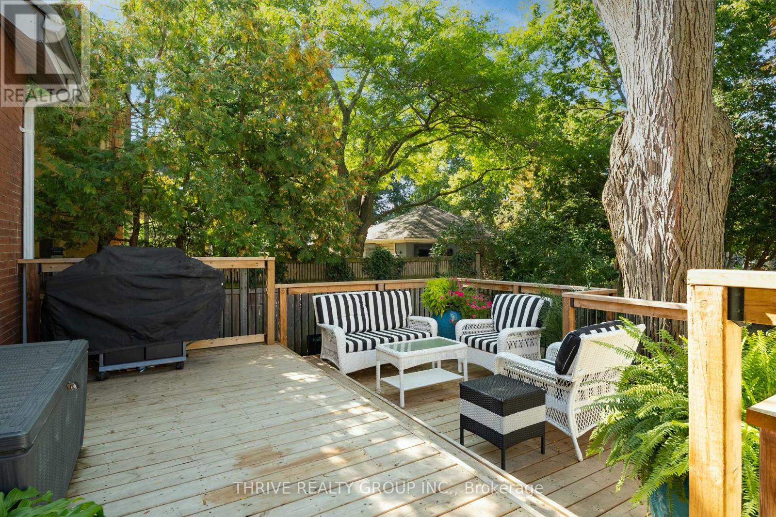943 WATERLOO STREET - Image 8