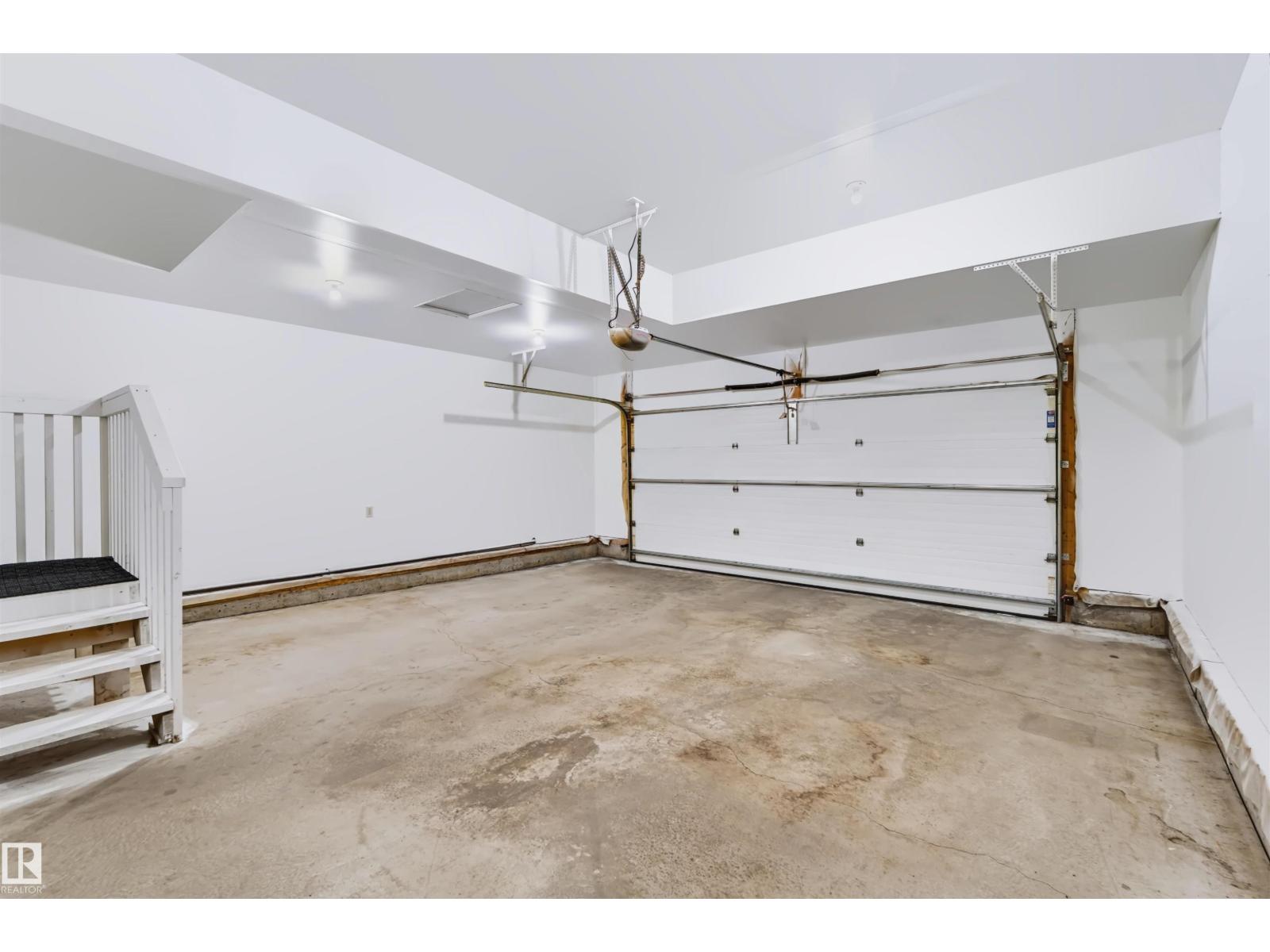 6023 208 ST NW - 29