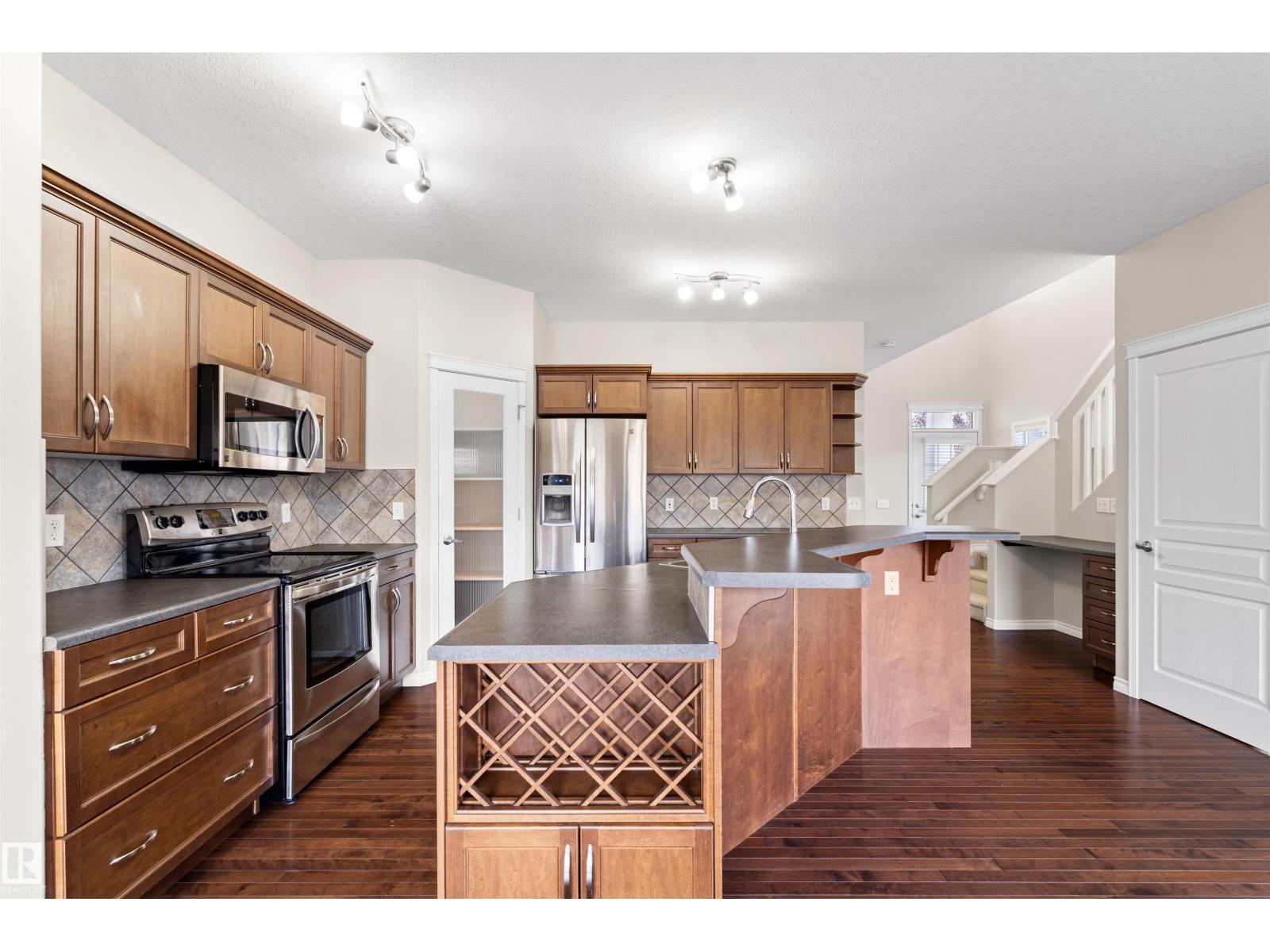6023 208 ST NW - 6