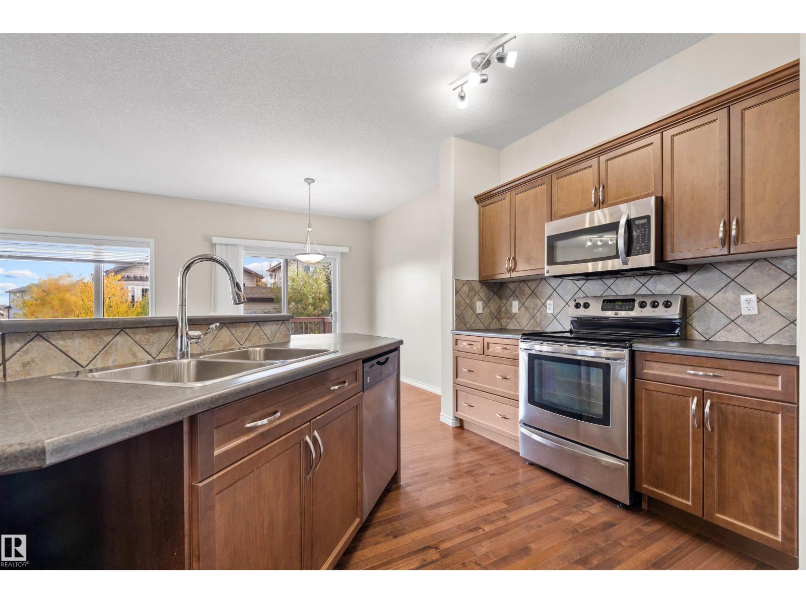 6023 208 ST NW - 7