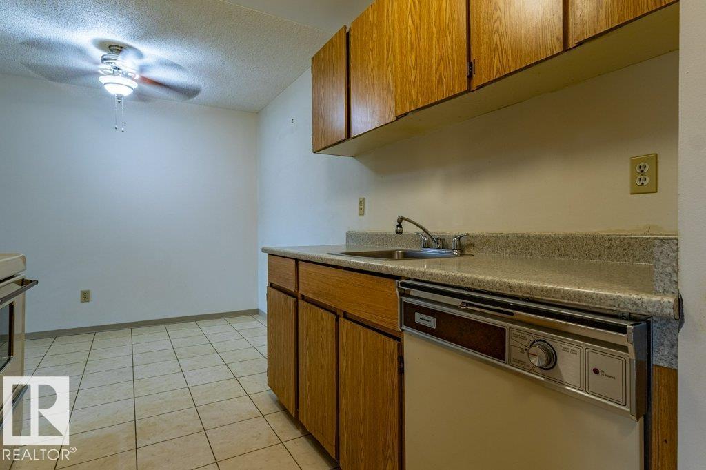 #212 5316 118 AV NW - 17