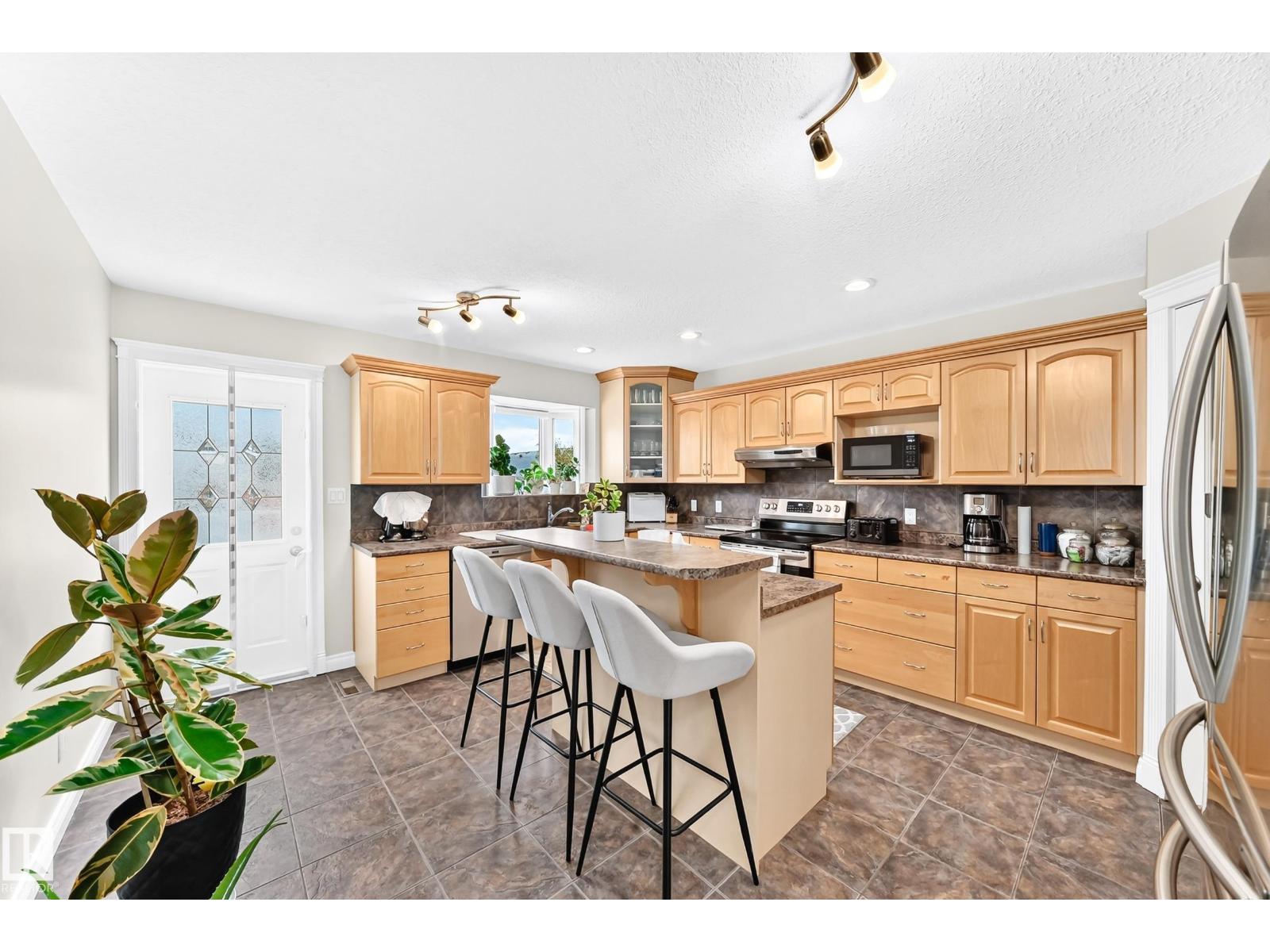 16419 89 ST NW - 7