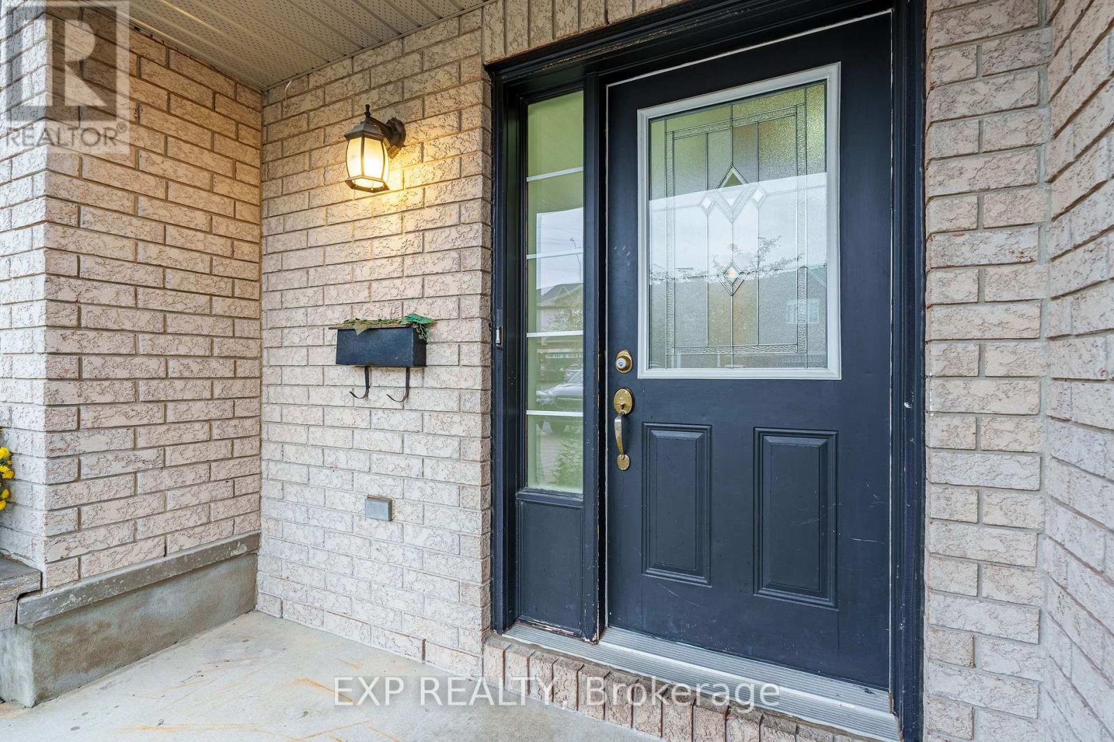 333 ROLLING MEADOW CRESCENT - Image 3