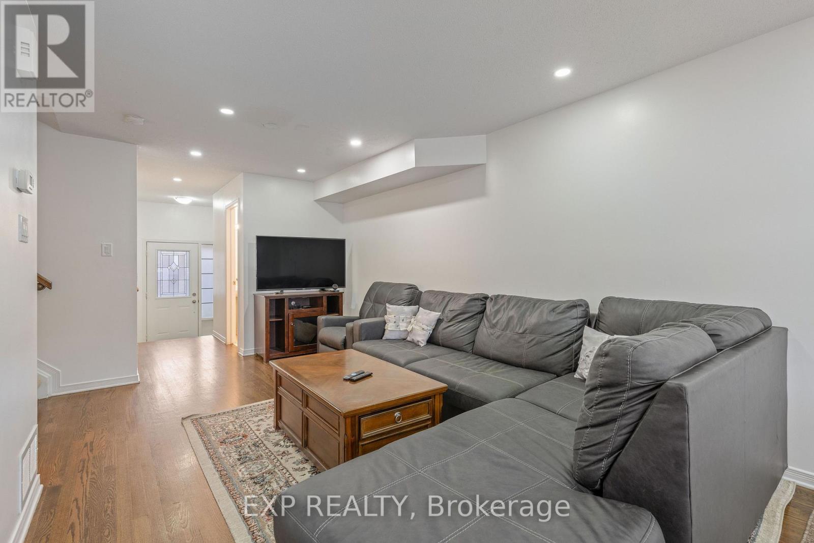 333 ROLLING MEADOW CRESCENT - Image 8