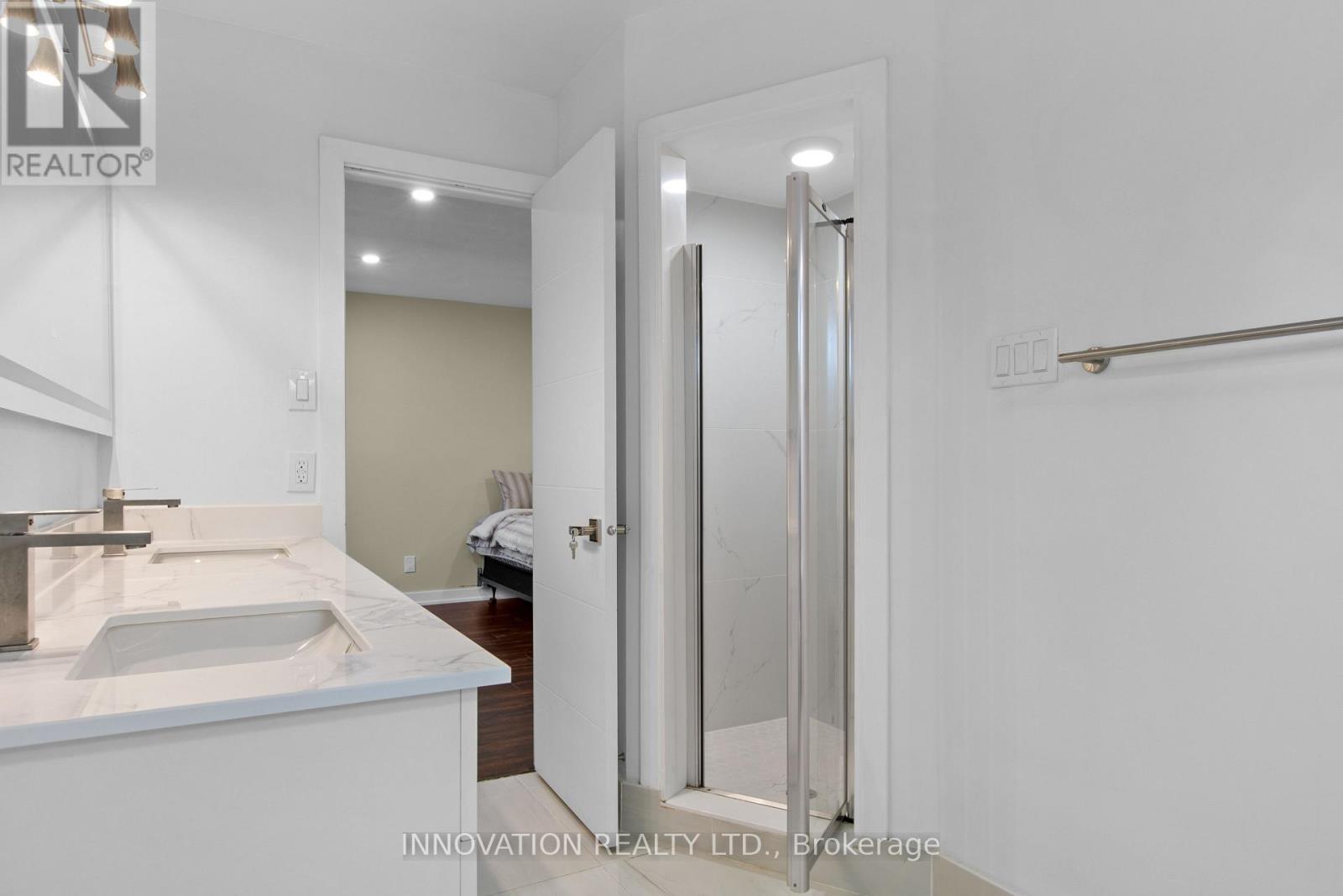 2 HACKETT STREET - Image 22
