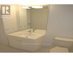 1505 - 15 Iceboat Terrace, Toronto, ON M5V4A5 Photo 12