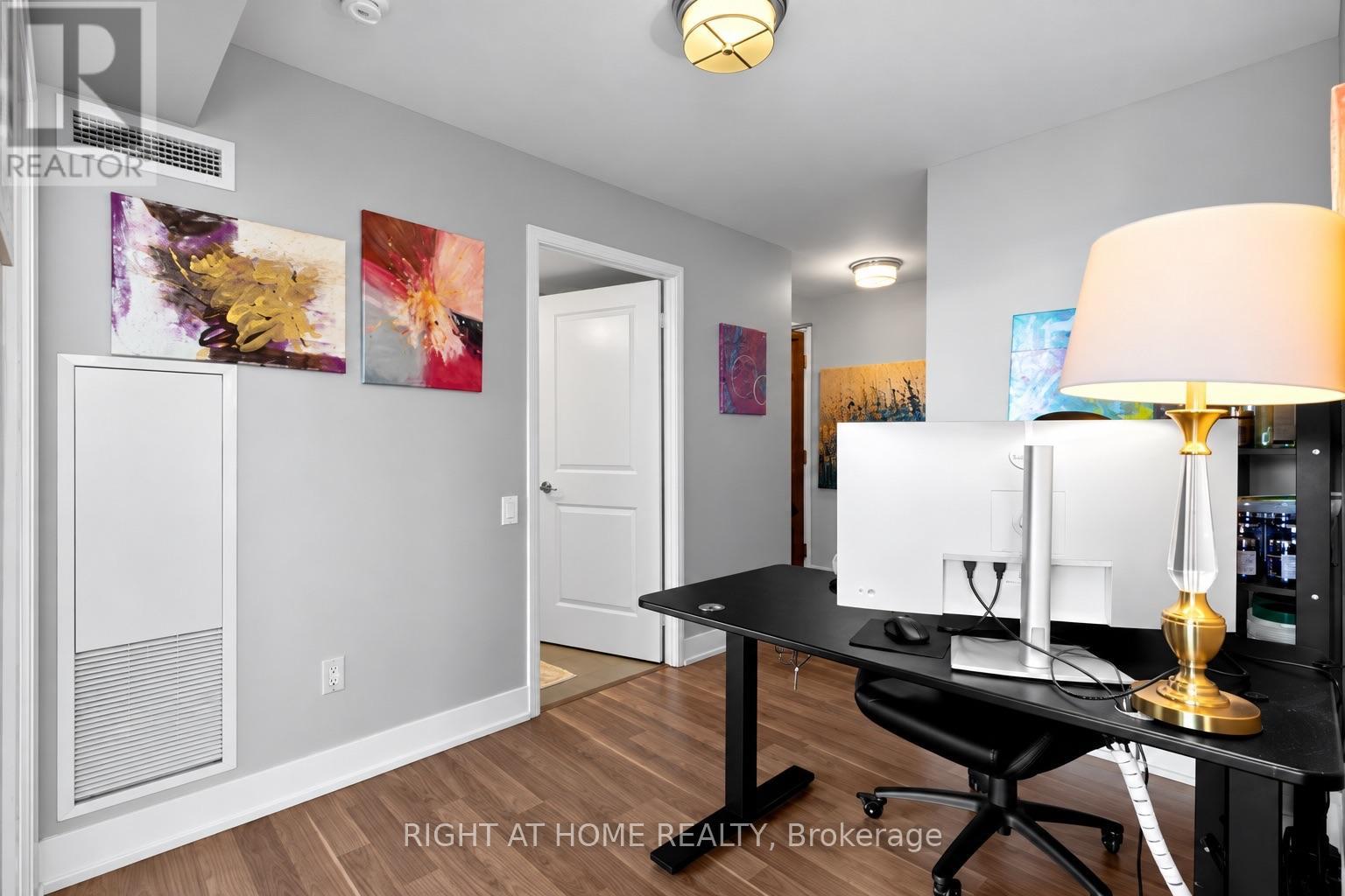 #904 23 SHEPPARD AVENUE E - 11