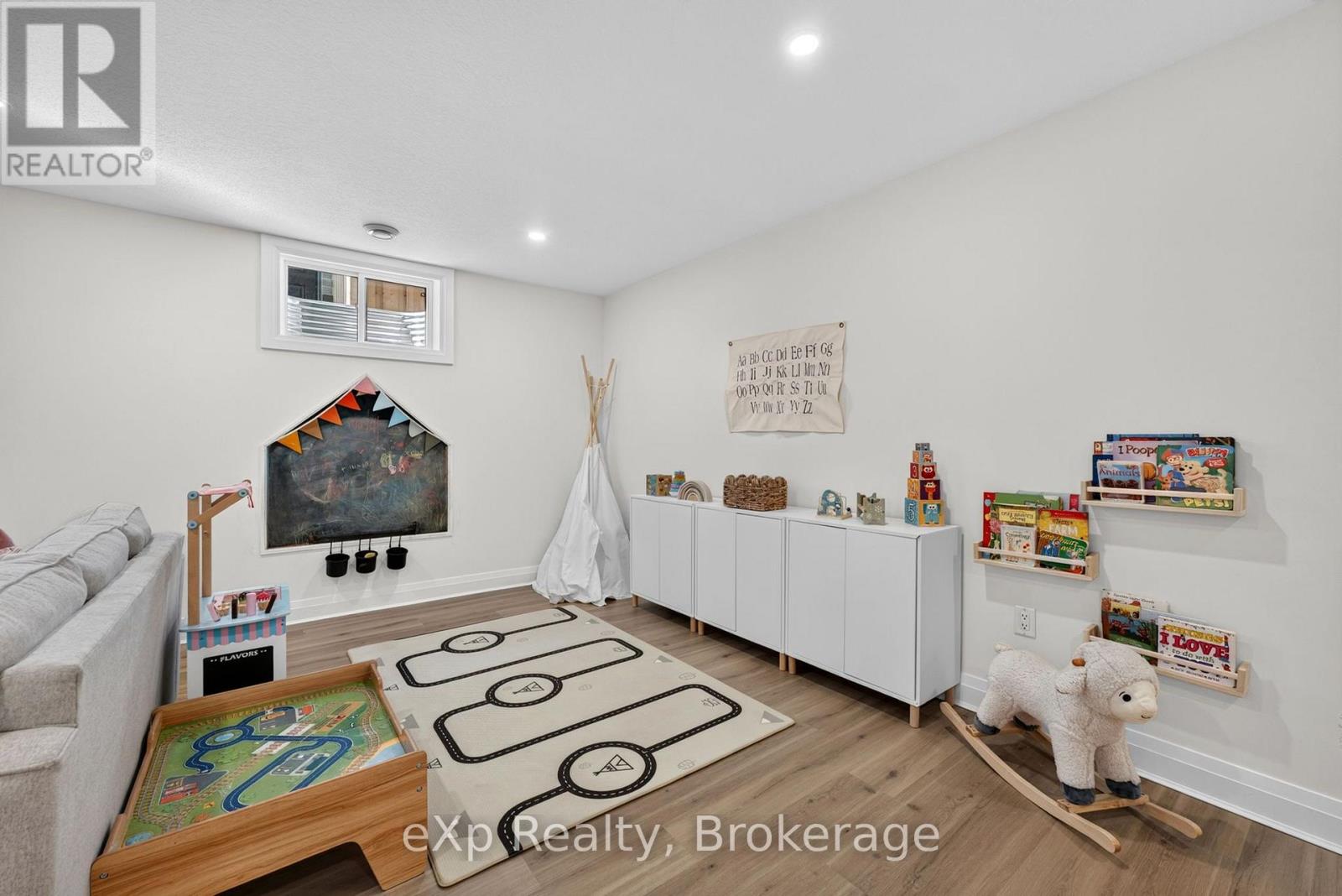 160 ORR STREET - 30
