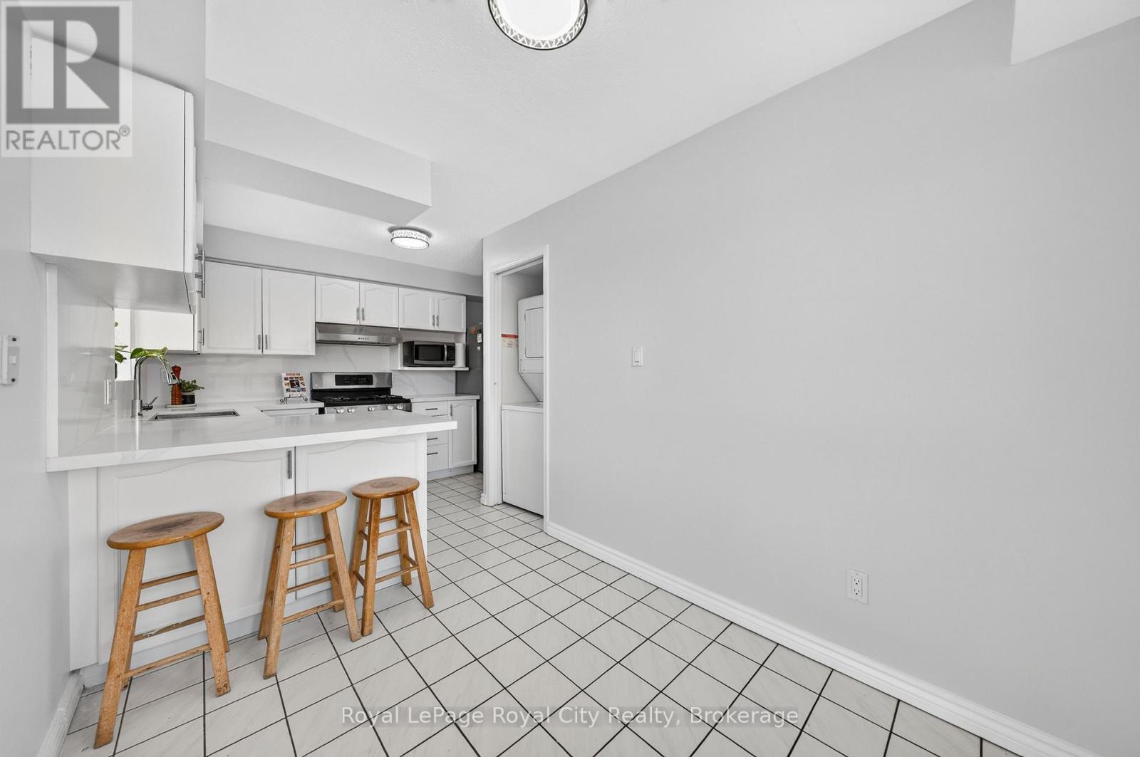 #701 281 BRISTOL STREET - Image 11