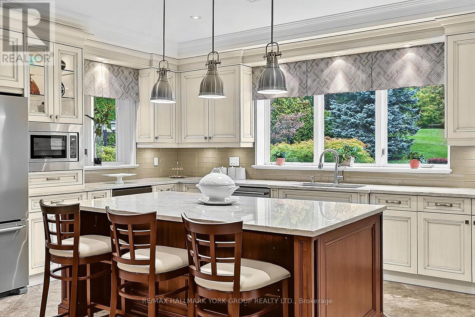106 Abbruzze Court, Vaughan, ON photo 39