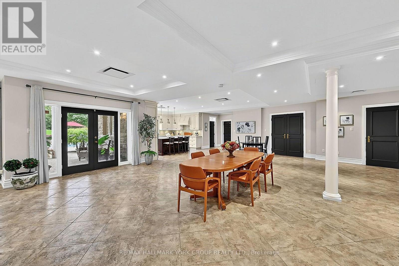 106 Abbruzze Court, Vaughan, ON photo 42