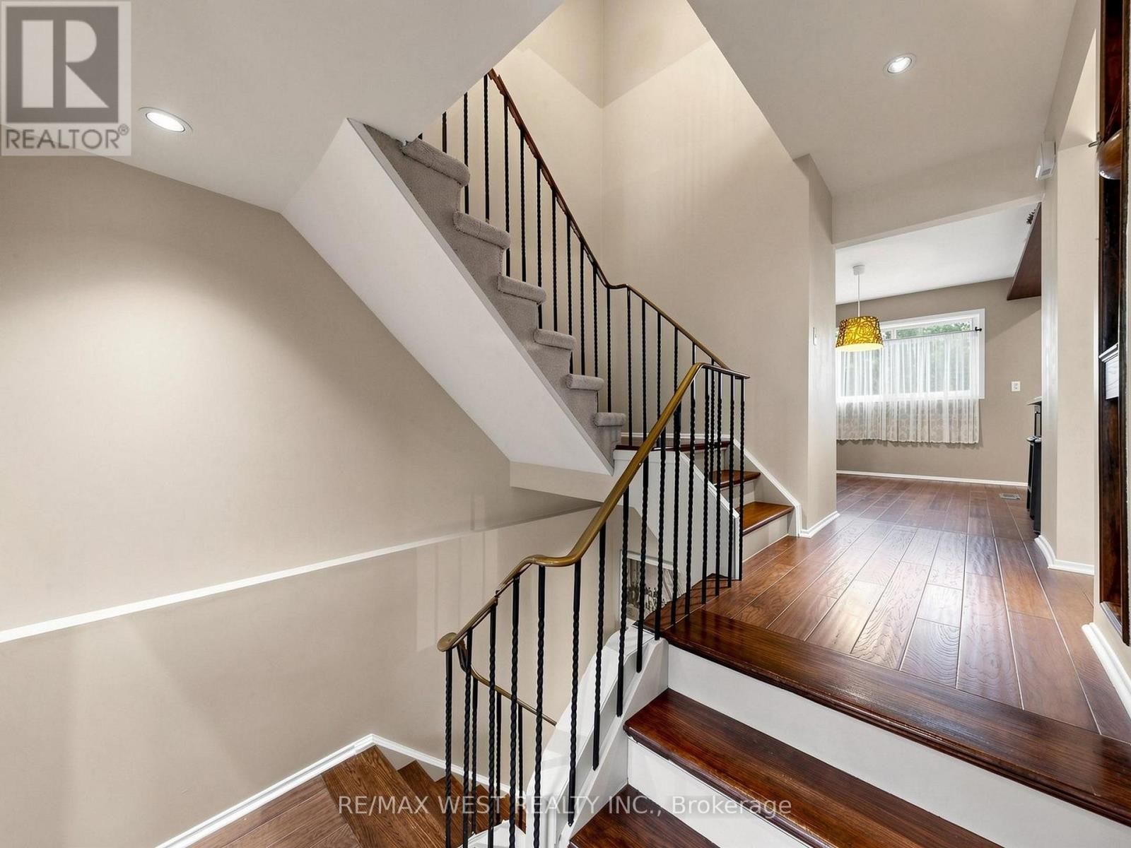 #44 121 POPLAR CRESCENT - Image 10